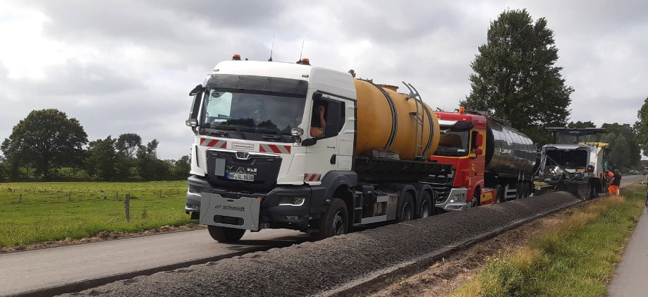 LKW auf Strasse
