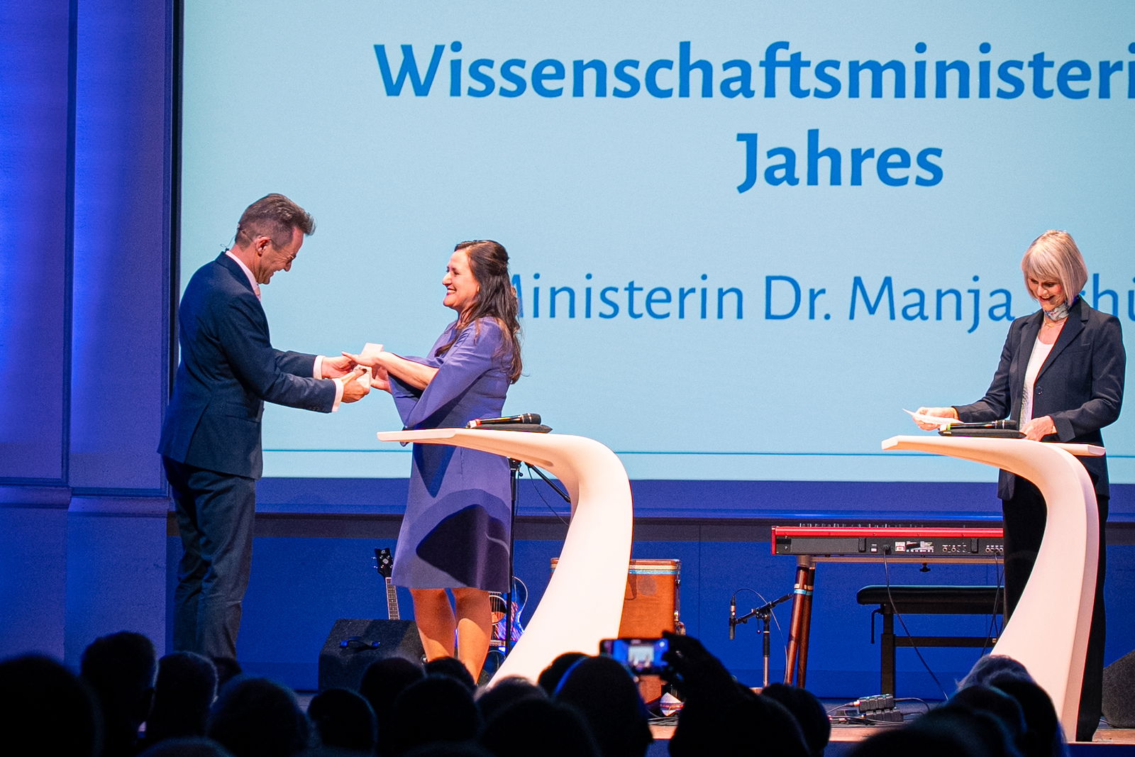 Dr. Manja Schüle wird als Wissenschaftsministerin des Jahres 2026 ausgezeichnet