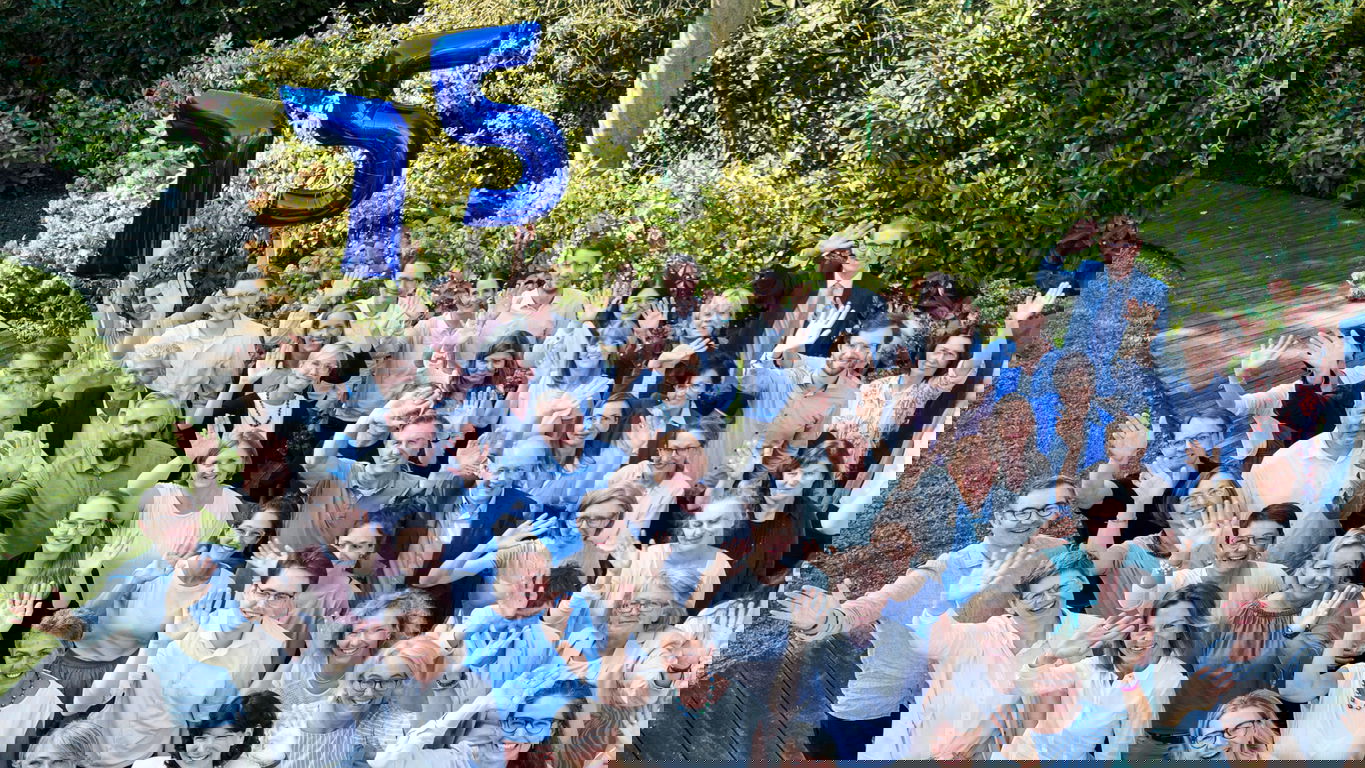 DHV_75Jahre_BeAStarProductions-17.jpg Mitarbeitende des Deutschen Hochschulverbandes
