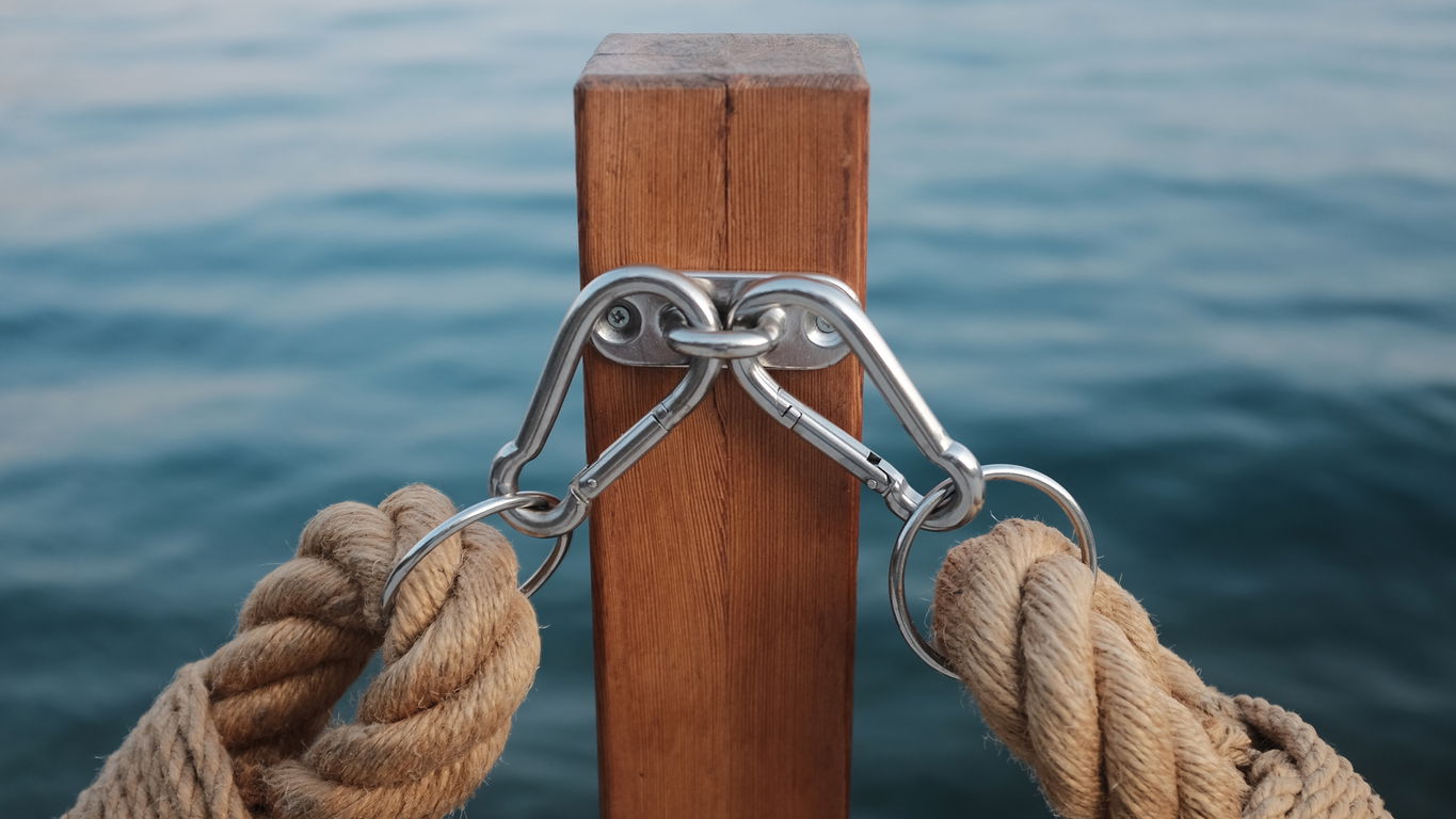 karabiner-symbolbild-promotionsstelle.jpg Karabiner Symbolbild Promotionsstelle