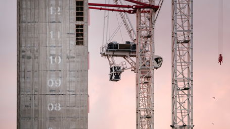 kran-symbolbild-projektfinanzierung-wissenschaft.jpg Kran als Symbolbils fuer Projektfinanzierung Wissenschaft