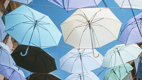 regenschirm-symbolbild-postdoc-stipendium.jpg Regenschirm Symbolbild Postdoc Stipendium