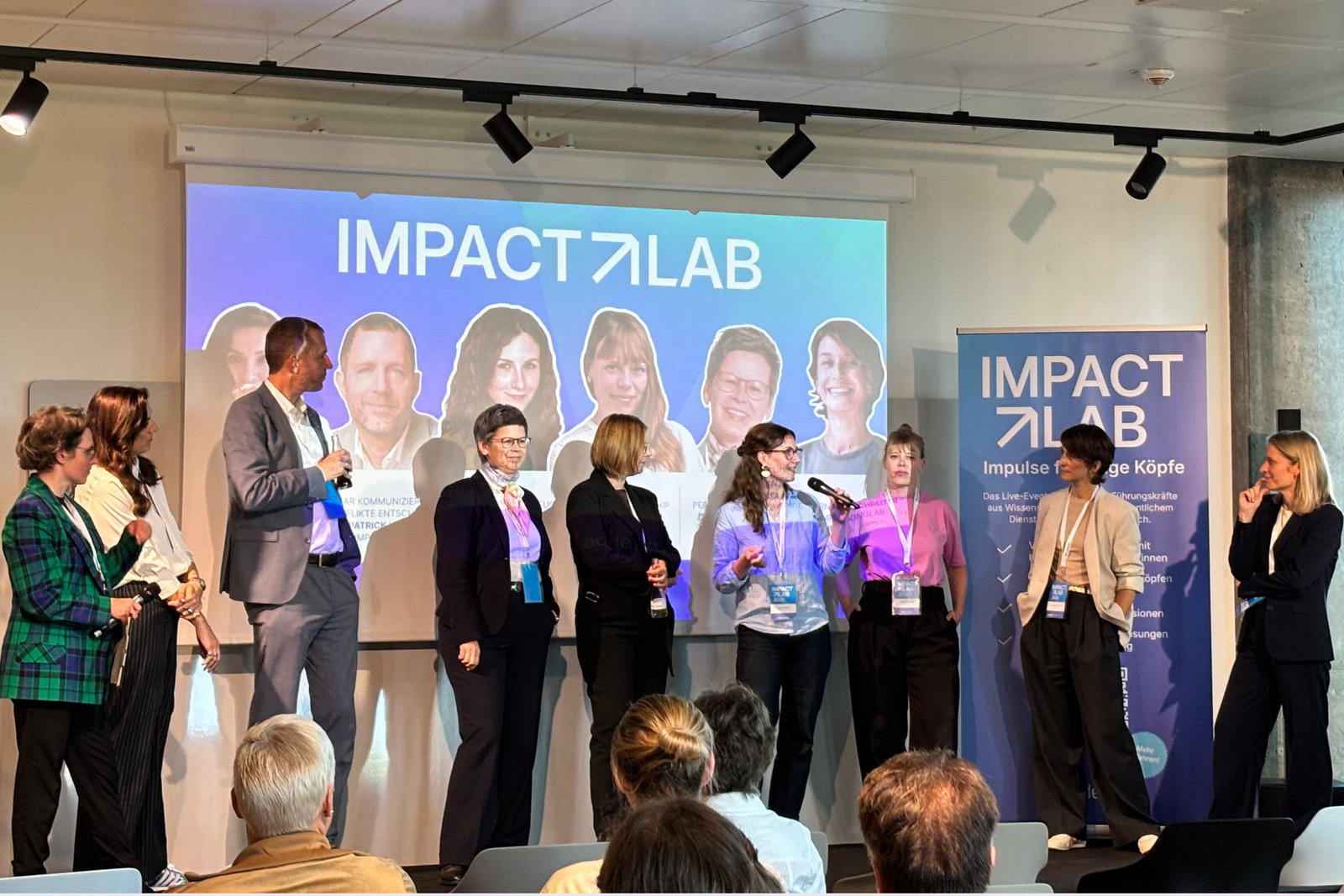 Die Table Captains auf der ImpactLab-Bühne