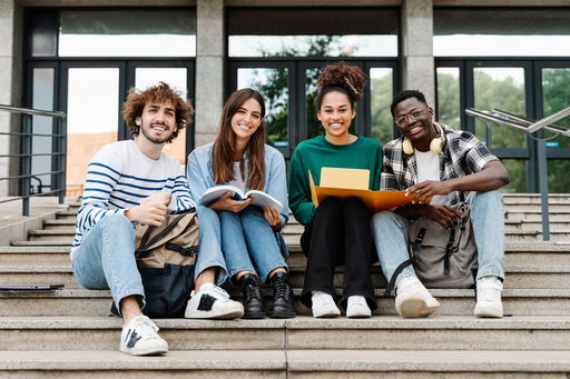 wissenschaftssystem-deutschland1.jpg Studierende auf einer Treppe: Wie funktioniert das deutsche Wissenschaftssystem?